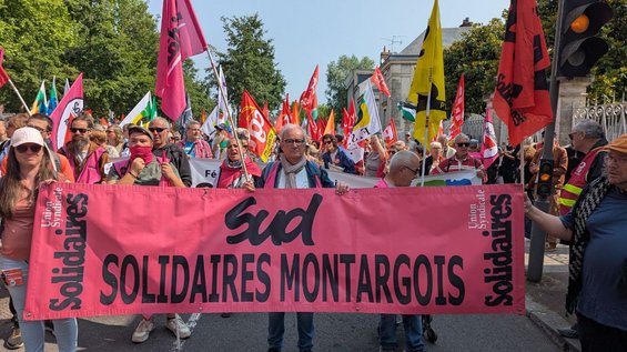 photo_5924922409083848851_y